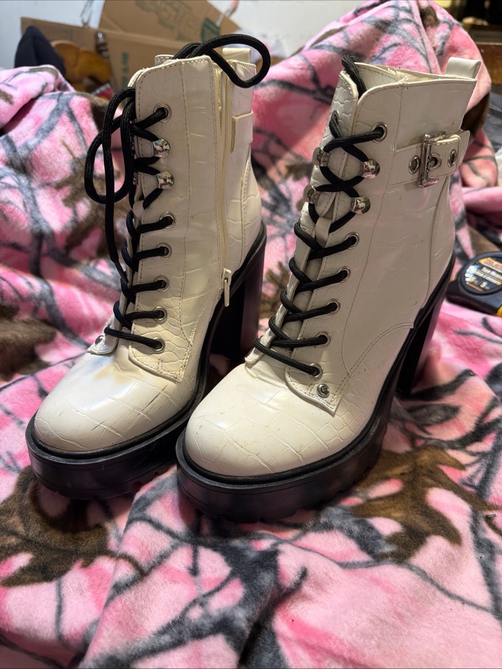 GBG Los Angeles White Croc-Embossed Lace-Up Platform Ankle Boots with Black Sole